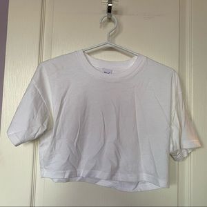 Aritzia Tna white cropped t-shirt